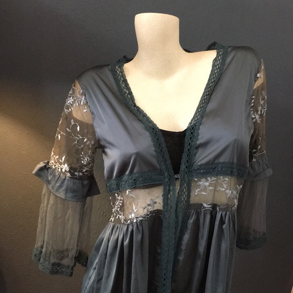 Satin Kimono - Picture 3 of 8